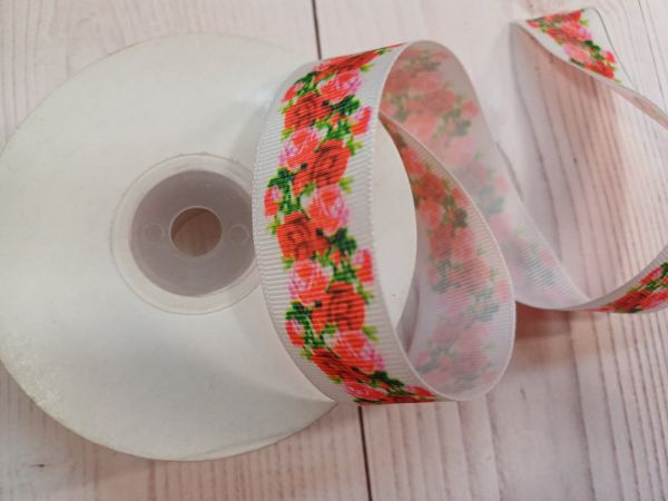 Репсова стрічка, троянди. Ширина 2,5 см