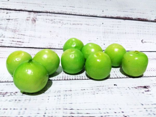 Яблоки маленькое. Зеленое
